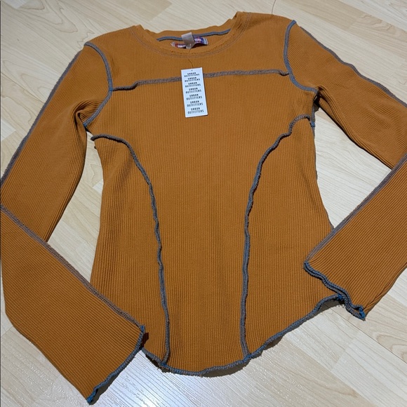 Urban outfitters long sleeve nwt - Picture 2 of 3